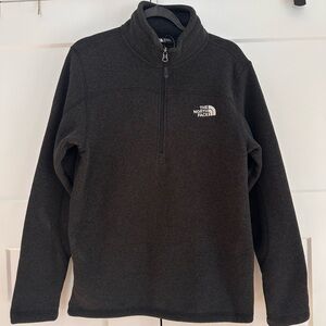 The North Face 1/4 Zip pullover Size M in Heather Black